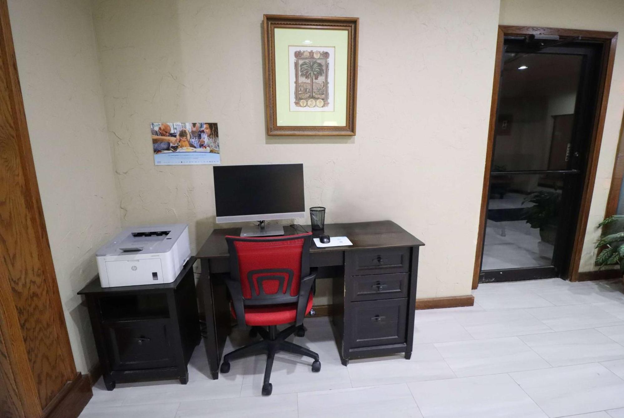 Super 8 By Wyndham Perryville Bagian luar foto