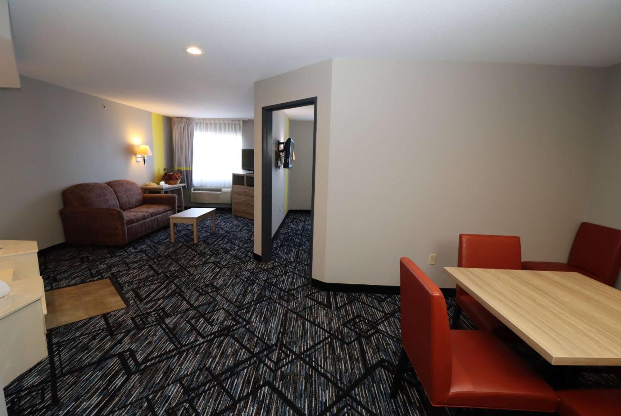 Super 8 By Wyndham Perryville Bagian luar foto