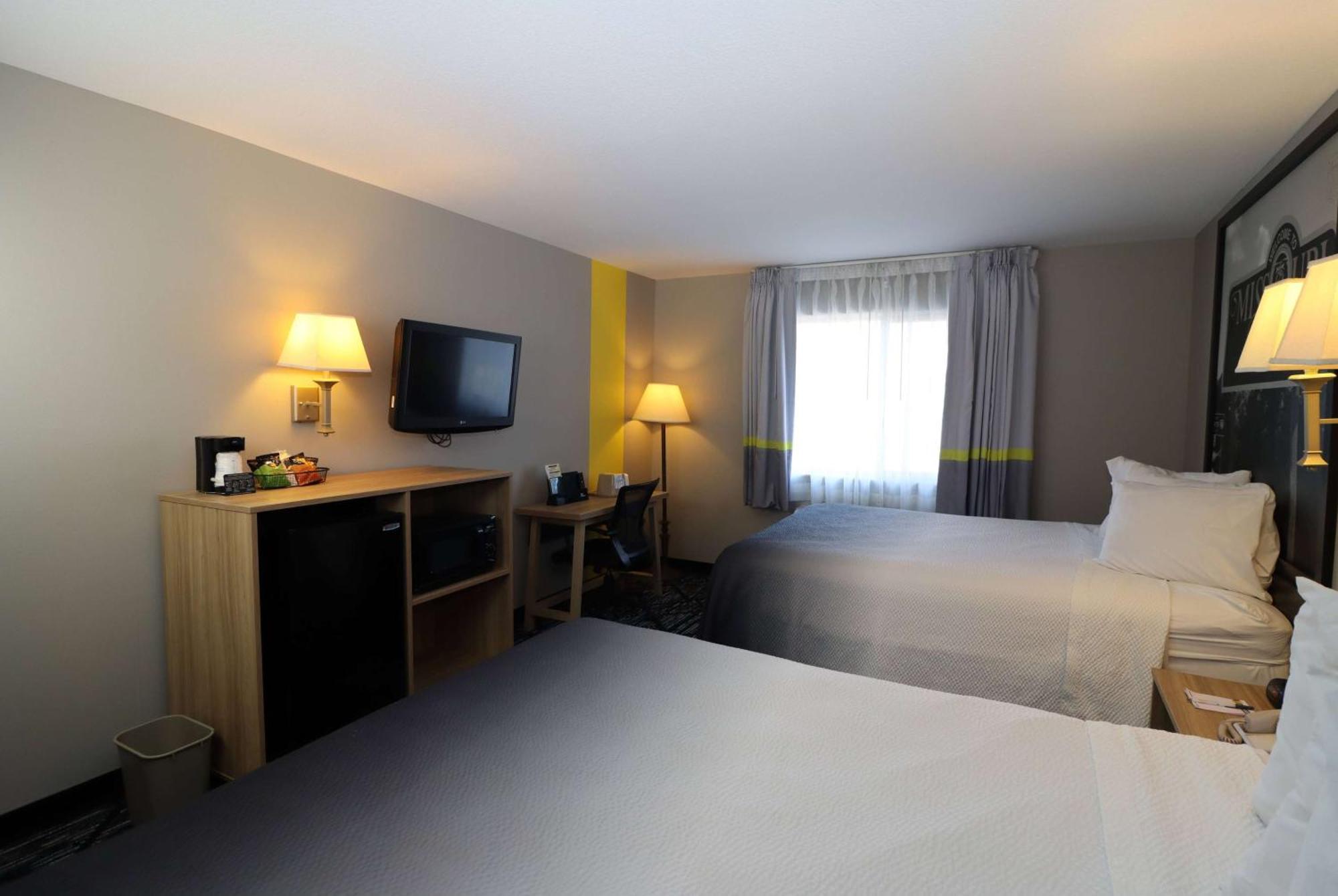 Super 8 By Wyndham Perryville Bagian luar foto