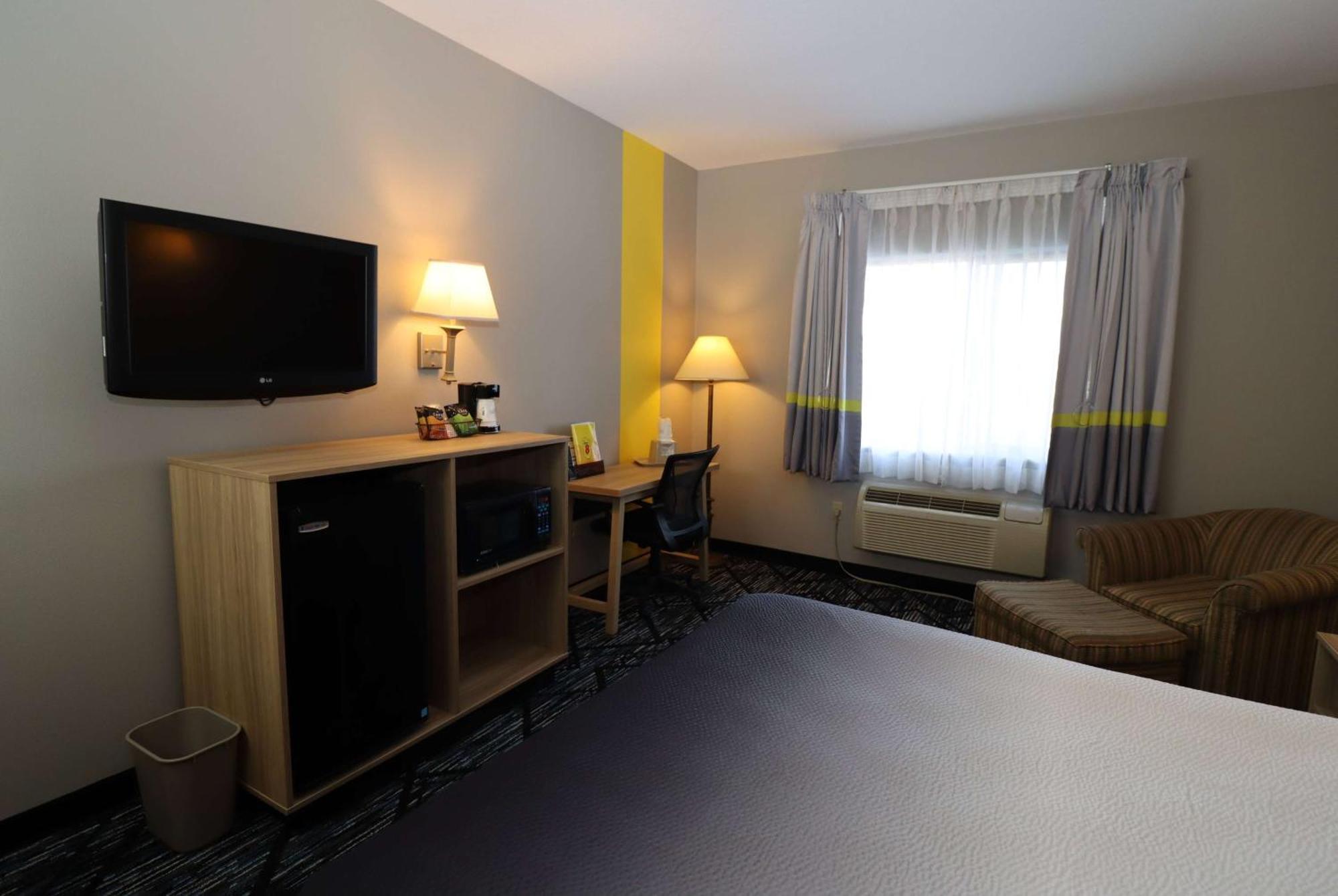 Super 8 By Wyndham Perryville Bagian luar foto