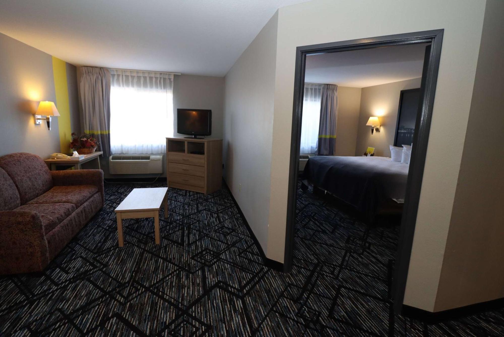 Super 8 By Wyndham Perryville Bagian luar foto