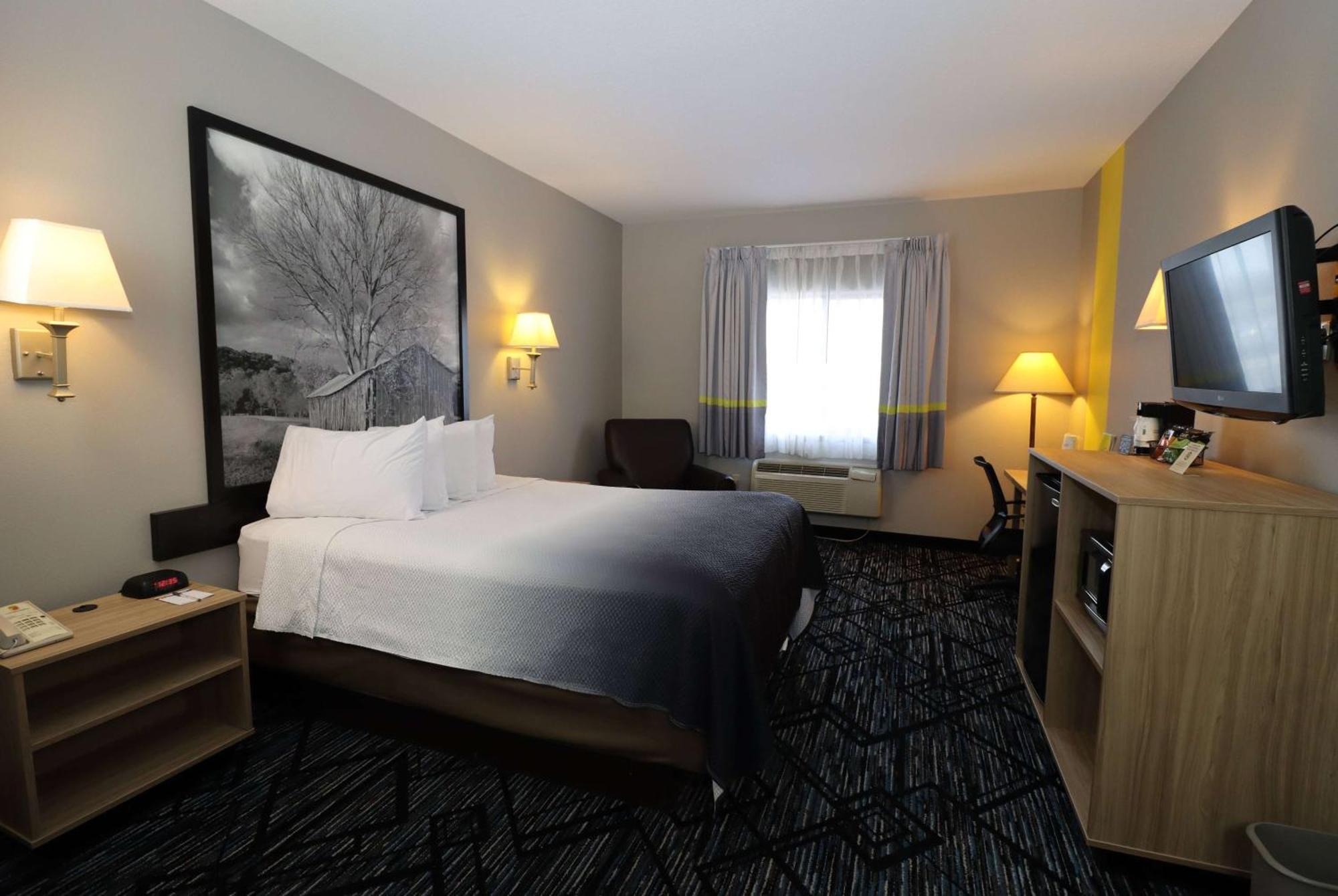 Super 8 By Wyndham Perryville Bagian luar foto
