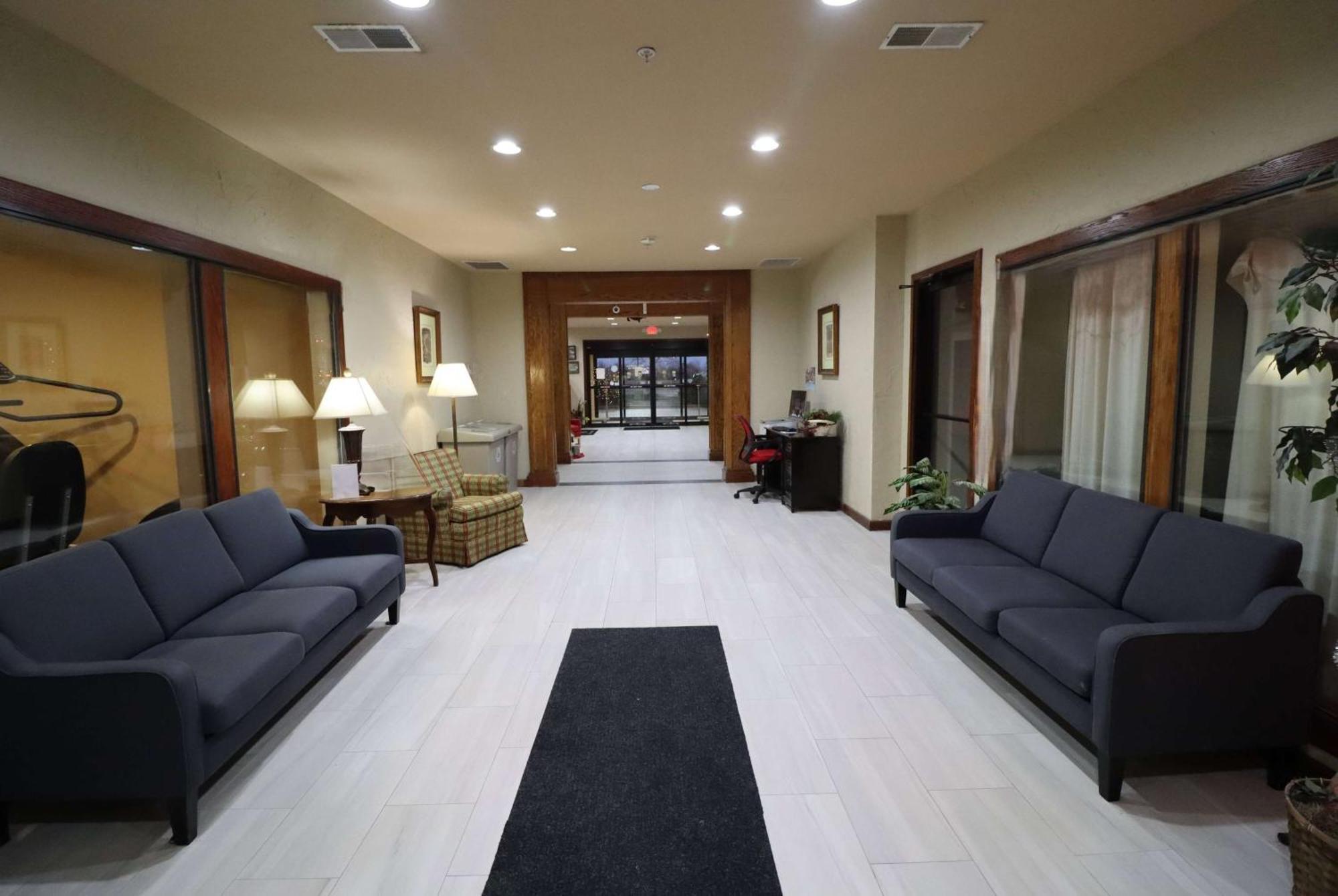 Super 8 By Wyndham Perryville Bagian luar foto
